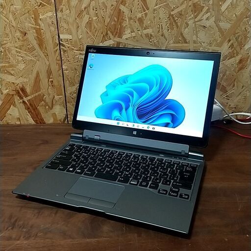 【キーボード付き】動作確認済 Fujitsu タブレットPC Arrows Tab Q736/P  Windows11 i7-6600u メモリ8GB SSD 256GB
