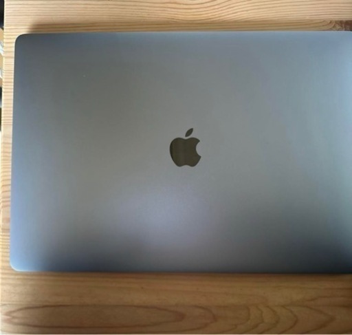 Macbook Pro 15インチ 2016 i7/16GB/512GB/US