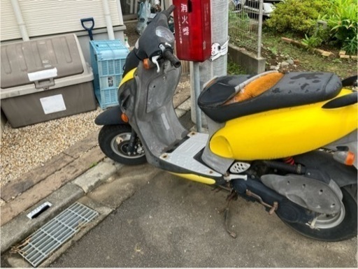 ヒョースンGV125 レストアにどうぞ エンジンかかりますが、不動です。