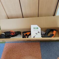 ✨新品✨草刈り機 充電式 電動芝刈り機 刈払機 2000mah 高性能バッテリー