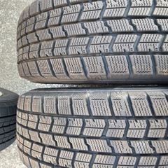 スタッドレスタイヤ 23年製 バリ溝