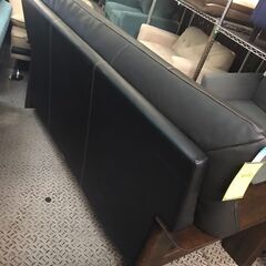 カリモク　三人掛けソファー　ソファ　3人　レザーソファー　おしゃれ　モダン　高級感　クリーニング済み　ジャングルジャングル貝塚店　貝塚市　二色浜　リサイクルショップ