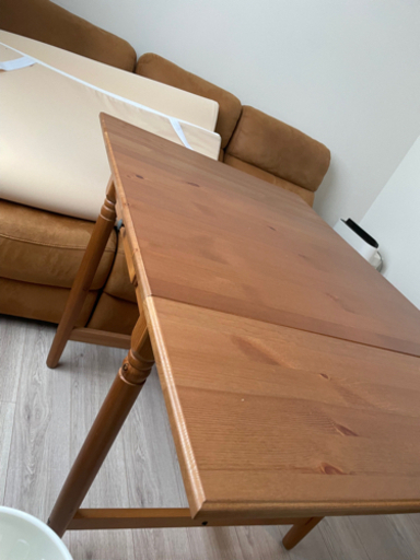 IKEA 無垢材のバタフライテーブル 65〜123cm幅の三段階