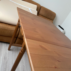 【専用】IKEA 無垢材のバタフライテーブル 65〜123cm幅の三段階 専用】IKEA 無垢材のバタフライテーブル 65〜123cm幅の三段階