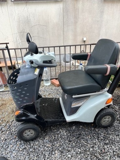 お話し中ですSUZUKI  セニアカー[引き取り限定、現状渡し］