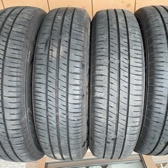 【超特価セット‼︎定価の半額以下】軽自動車用‼︎4千km使用国産タイヤ＋日産純正アルミホイール^_^タイヤはヒゲ＋イボ有りの溝有り‼︎日産ホイールをスズキスペーシアに着用