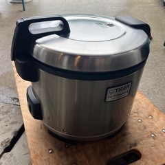 ⭐︎中古品 タイガー魔法瓶(TIGER) 炊飯器 「炊きたて」 業務用 一升5合 ステンレス JNO-A270-XS ⭐︎