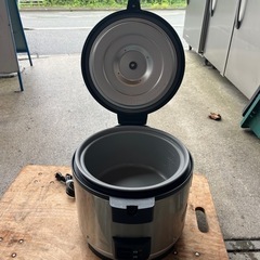 ⭐︎中古品 タイガー魔法瓶(TIGER) 炊飯器 「炊きたて」 業務用 一升5合 ステンレス JNO-A270-XS ⭐︎