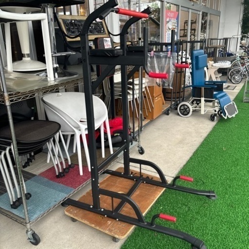 【ジモティー即日持ち帰り限定値下げ！12800→8800】　ぶら下がり健康器 ぶら下がり器 懸垂マシン 懸垂器具 トレーニングマシン ホームジム ジム