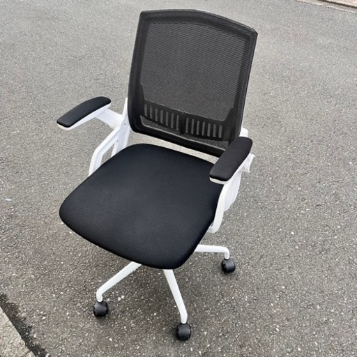 【オフィスチェア ブラック ホワイト 】入荷しました！