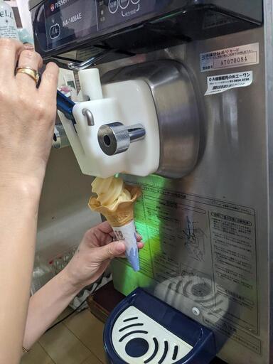ニッセイ　100V家庭のコンセントで使えるソフトクリーム機