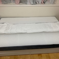 【美品】エアウィーヴ　ベッドマットレス　S01　セミダブル 