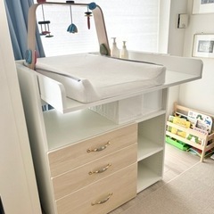 IKEAおむつ替え台　スモースタード