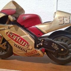(値下げしました)木彫りのYAMAHAバイク