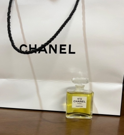 香水 CHANEL  No.19