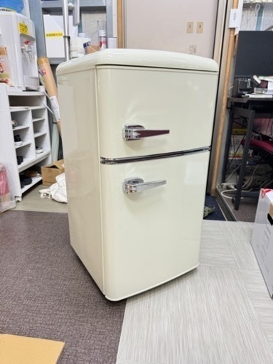 週末値引き！ノンフロン冷凍庫 使用期間短くとても綺麗です！