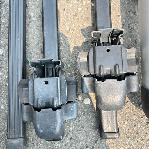 thule / スリー xplorer ルーフキャリア スライドバー スクエアバー 