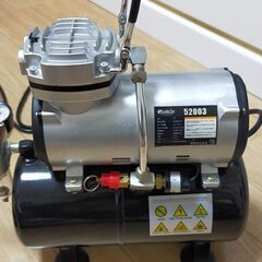 美品！toolsisland(ツールズアイランド)エアブラシ エアーコンプレッサー オイルレス ミニコンプレッサー 静音 付属品沢山