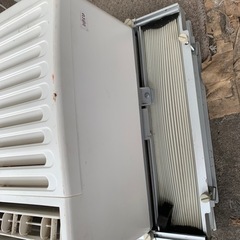 ウィンドーエアコン　ハイアール　2013年製　リモコンなし　枠なし