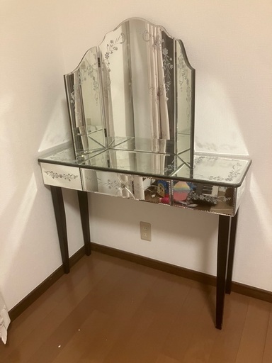 ローラアシュレイ　アンティーク　ドレッサー
