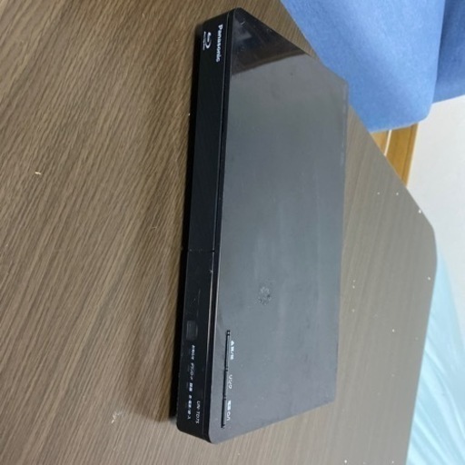 【値下げしました】持ち運びテレビ　\nブルーレイディスクプレーヤー/HDDレコーダー付ポータブル地上・BS・110度CS デジタルテレビ（ブラック）