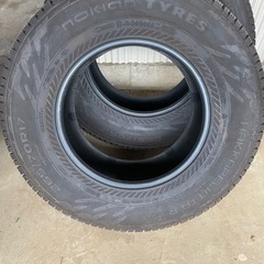 ノキアンハッカペリッタSUVスタッドレスタイヤ265/70R17 4本