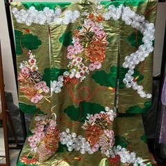 総刺繍打掛（衣桁付き）