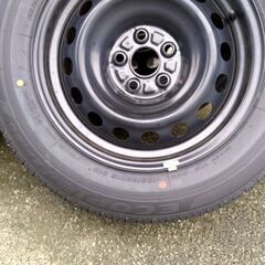 ほぼ新品タイヤホイール４本セット195/65r15