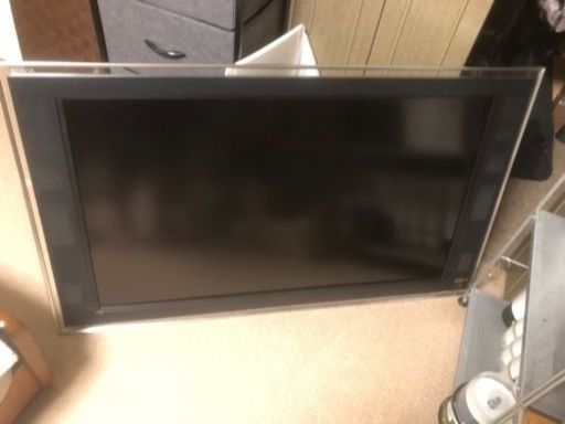 大型液晶テレビ