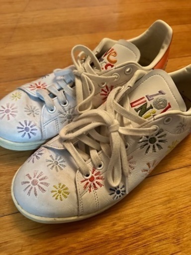 adidas スタンスミス　花柄