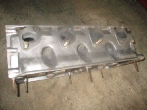 オールドBMW-2002エンジン-2002ターボーエンジンシリンダーヘツト販売 BMW-2002-ターボーエンジンシリンダーヘツト販売 オールドBMW-2002