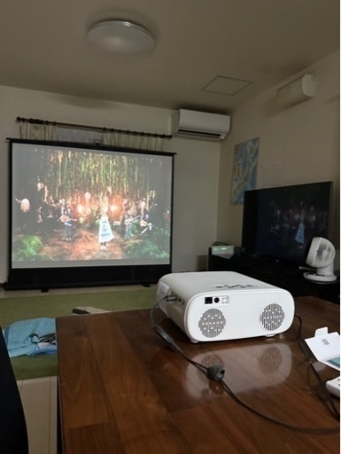 決まりました【20000均一】プロジェクター＆自立式スクリーン