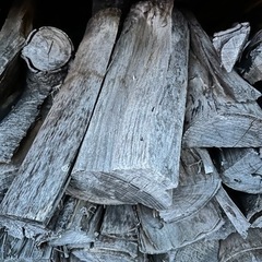 薪（3年乾燥）軽トラ平積み一杯あおりまで。※無くなり次第終了。 ）