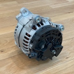 【本日16時まで】新品オルタネーター　アルファロメオ156