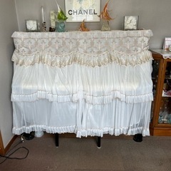 アップライトピアノカバー　素敵なレース生地 アップライトピアノカバー 素敵なレース生地