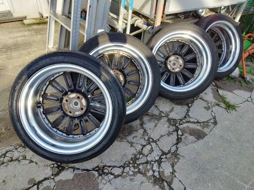 高級アルミホイール 小型普通車等 元々は1本5万円以上し