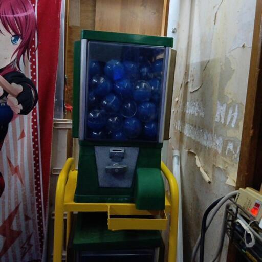 ガチャガチャ本体
