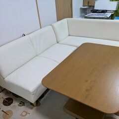 ニトリのダイニング、テーブル チェア《カウチ》の三点セット 決まり 