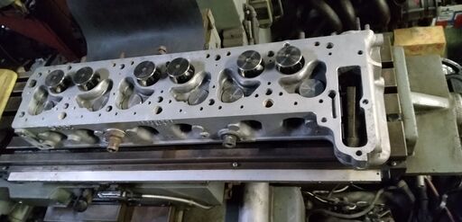 Mベンツ108-280Sツインキャブエンジン用加工済みシリンダーヘツト 