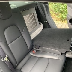 テスラモデル3 2019年モデル専用の犬のクレート