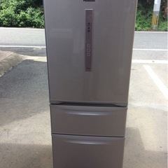 Panasonic  321L  3ドア冷凍冷蔵庫  NR-C32DM-P形   2016年製  ※中段のトレーにシミが有ります。製氷皿は付いていません。