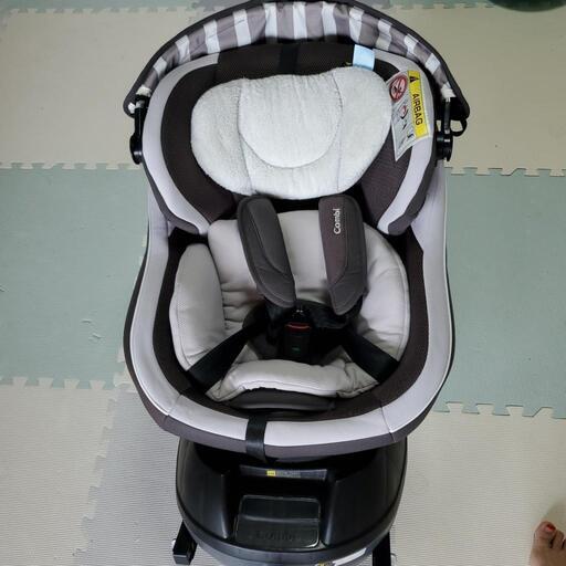 コンビ　チャイルドシートISOFIX　新生児～4才頃まで