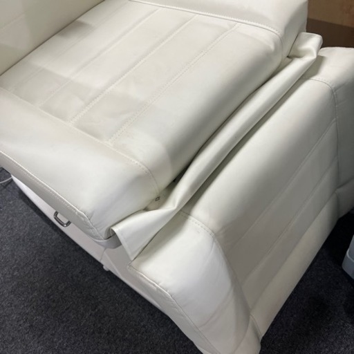 ☆直接引取りのみ限定【Composite】電動フェイシャルベッド ホワイト