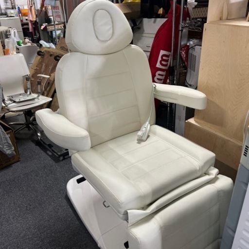 ★直接引取りのみ限定【Composite】電動フェイシャルベッド ホワイト