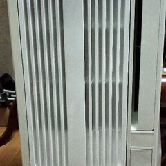美品！窓用エアコン（リモコン付き）の出品です!