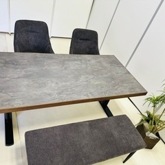 ダイニングテーブル椅子4点セット！