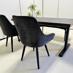 ダイニングテーブル椅子4点セット！