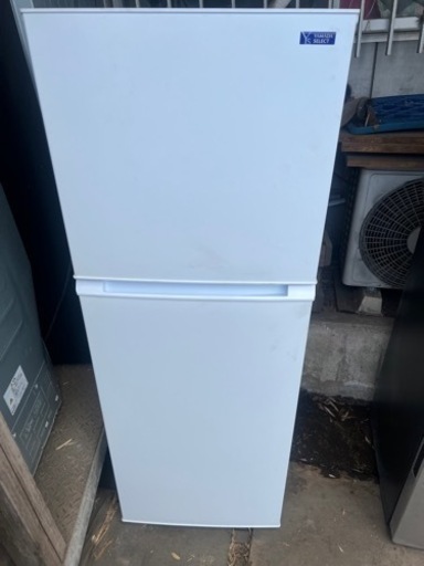 ヤマダブランド　冷凍冷蔵庫　YRZ-F23G1 2020年製