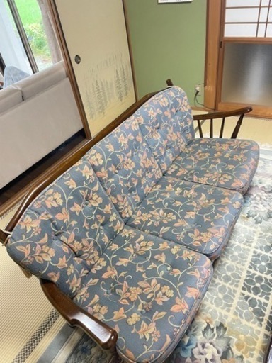 カリモク　　高級家具\n