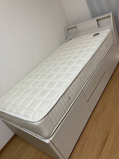 【ほぼ新品】ニトリのシングルベット収納付き【定価４万円くらい】